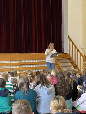 c02b2f38-f4eb-4a60-99aa-b07f41b5f1a9