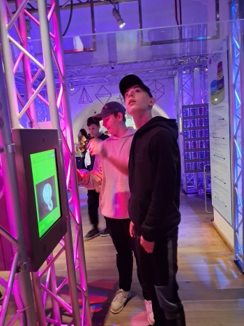 33f7f173-5b45-4560-a097-b4720c1ec012