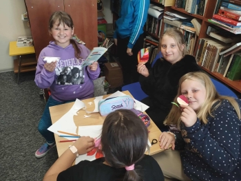 5d9de111-f931-403a-8ea3-f7213c71ee0a