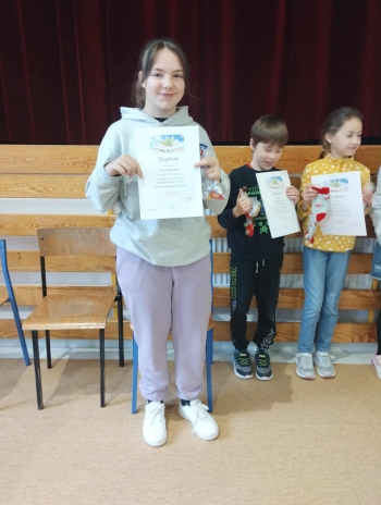 87e7ebf2-57e4-4169-8a14-9a3e7af1479a