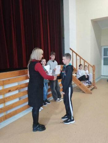 f0cc9651-ea6f-4a15-b3e6-24b50bf95c49