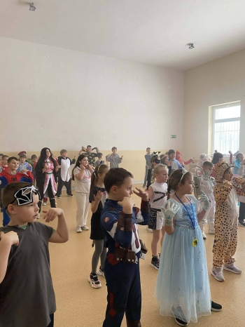 630705192_888167737167163_9031954640160985149_n