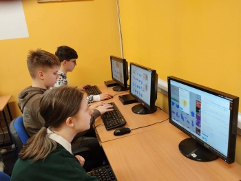 4aa6a15b-89a8-40de-82a9-0f3242cf3acf