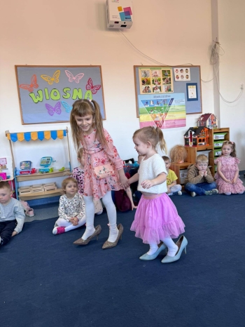 645807015_906681661982437_4587784995849110446_n