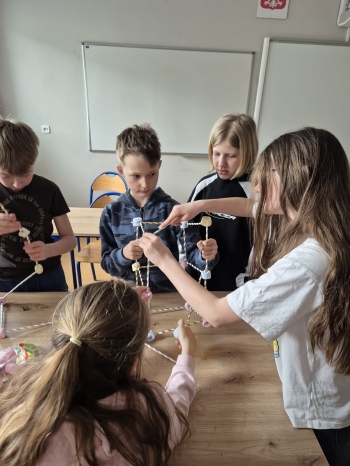 73aac8d7-02b5-4ef5-8a43-30114c944a30